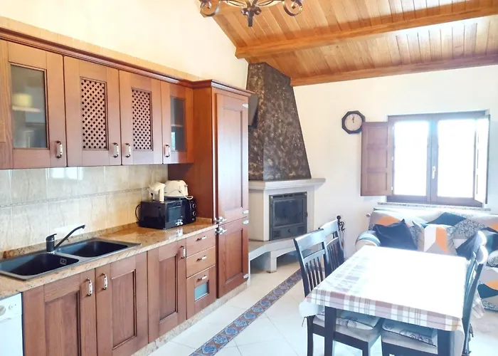 아파트 Mit Aussicht In Navalin - By Interhome *