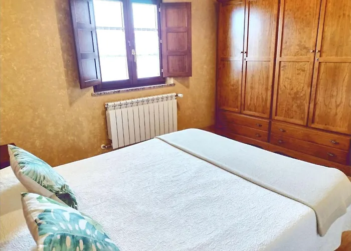 아파트 Mit Aussicht In Navalin - By Interhome *